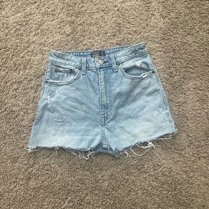 DIY SHORTS Abercrombie & Fitch High Waisted Distressed Light Wash Shorts
